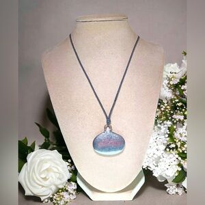 Vintage silver tone water drop pendant 22"-32" necklace.